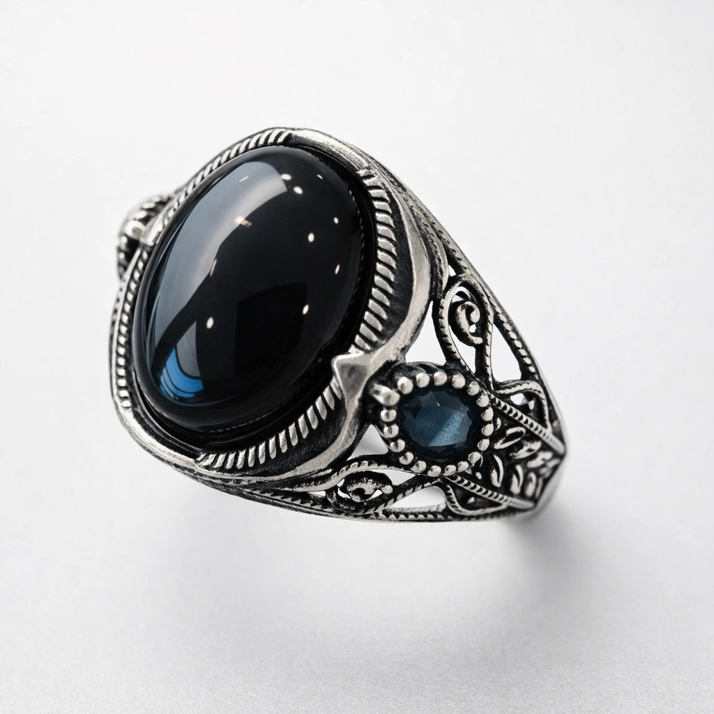 Men’s 925 sterling silver ring with oval black onyx stone and vintage engraved design