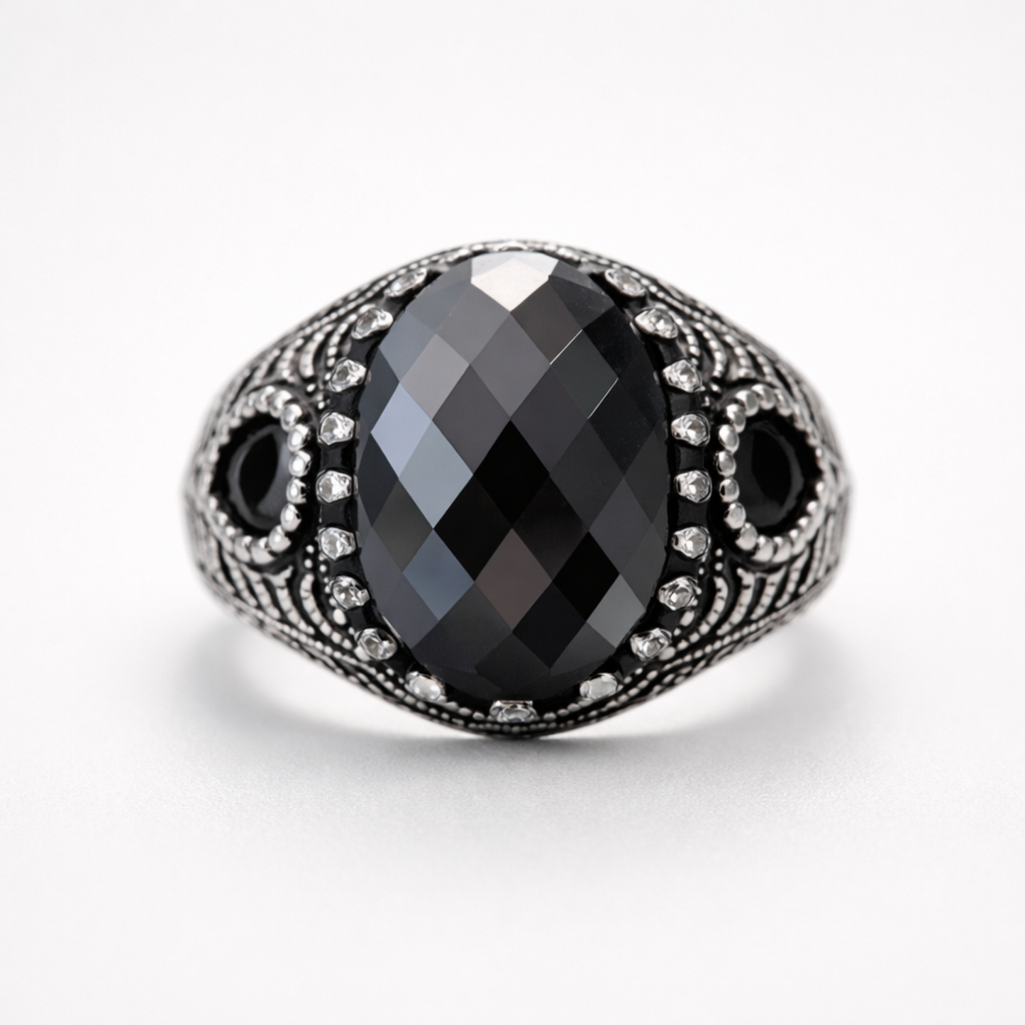 Men’s 925 sterling silver ring with oval faceted jet-black gemstone and vintage detailing